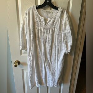 Roller Rabbit white Embroidered Dress, Size Large